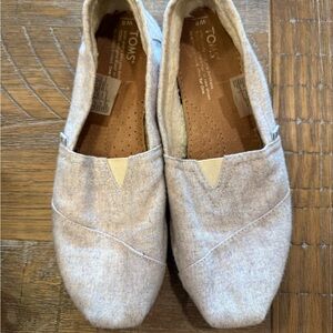 TOMS Women's Light Gray Loafers
